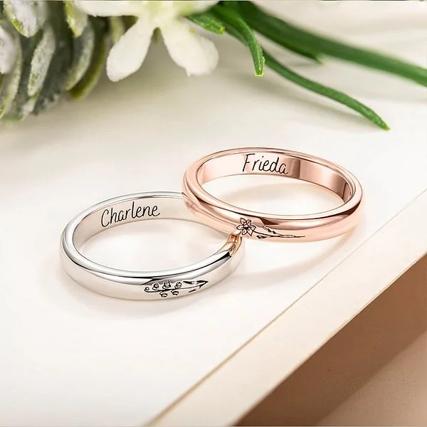 Personalisierter Gravurring mit Geburtsblume und Name
