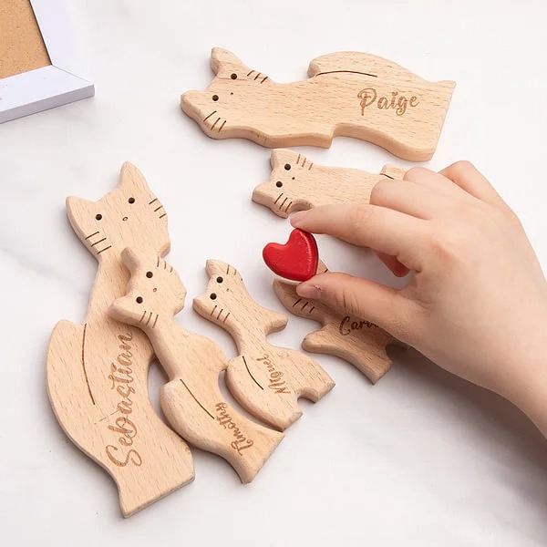 Personalisiertes Niedliches Katzen-Familie Holzpuzzle mit 2-7 Namen
