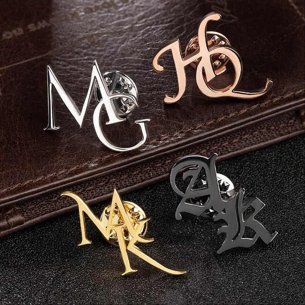 Personalisierte Monogramm Anstecknadel mit Initialen