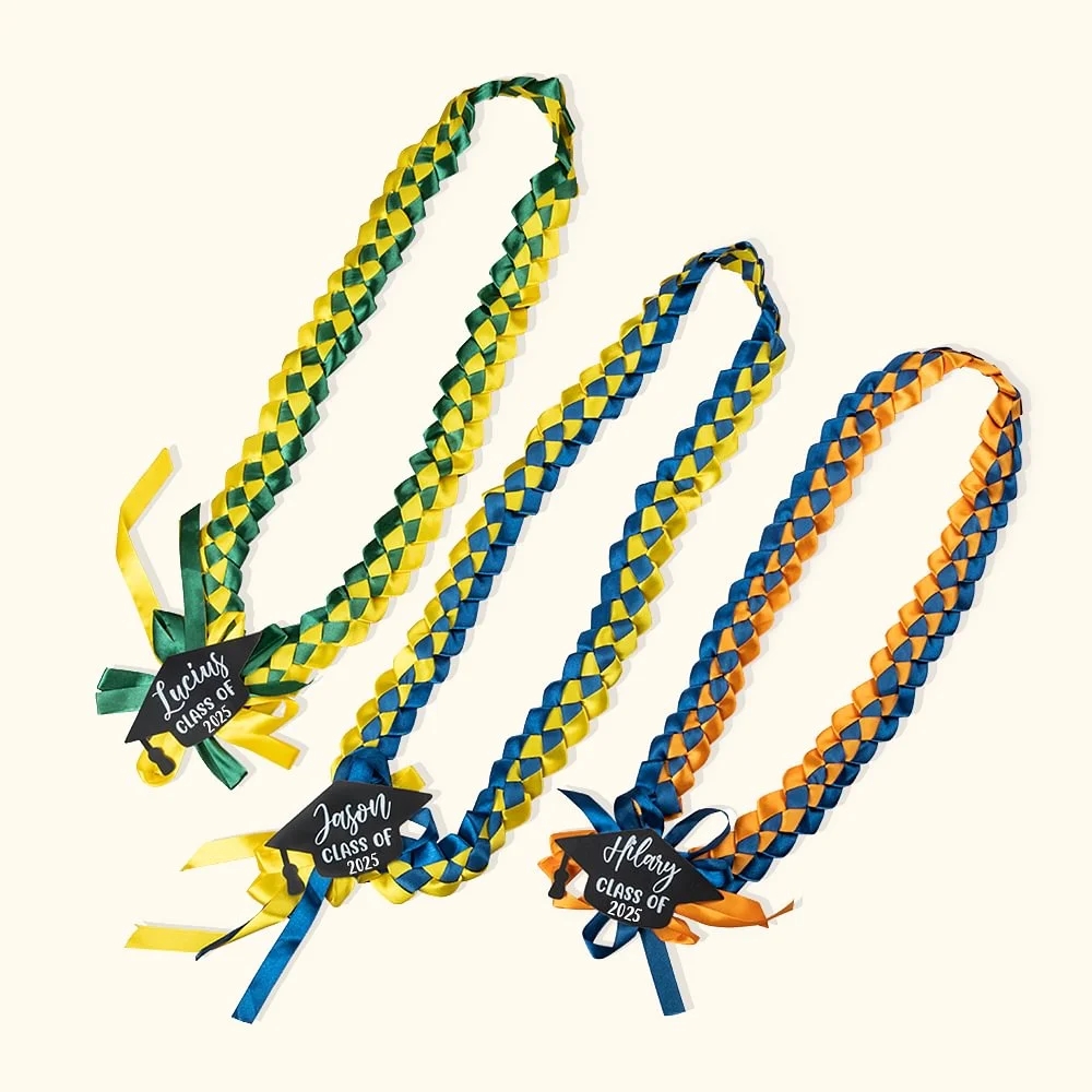 Personalisierte geflochtene Halskette mit Band & Spitze – Abschluss Schmuck mit Graduierungskappe