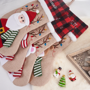 Read more about the article Personalisierter Nikolausstrumpf und Nikolausgeschenkideen für Kinder