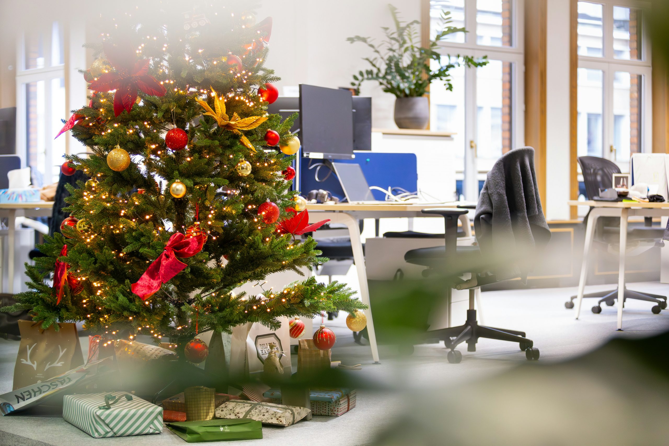 50 Weihnachtsfeier Ideen für Kollegen: Spiele, Essen und mehr