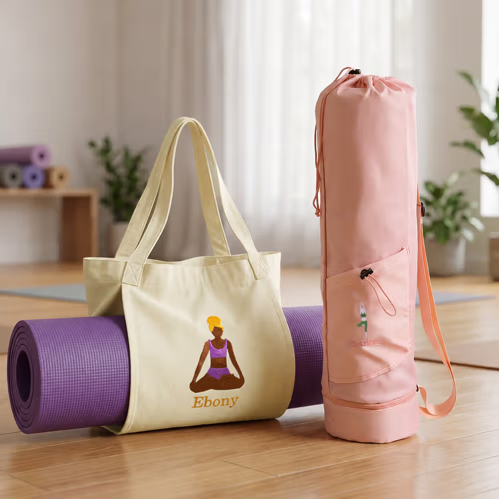 Die personalisierte große Yogatasche mit Yoga-Pose und Namen Stickerei: Organisiert und stilvoll zum nächsten Training