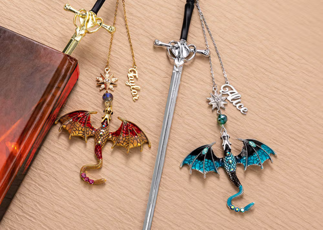 Personalisiertes Drachen-Schwert-Lesezeichen mit Namen und Sternanhänger: Magische Eleganz und Abenteuerlust zwischen den Buchseiten