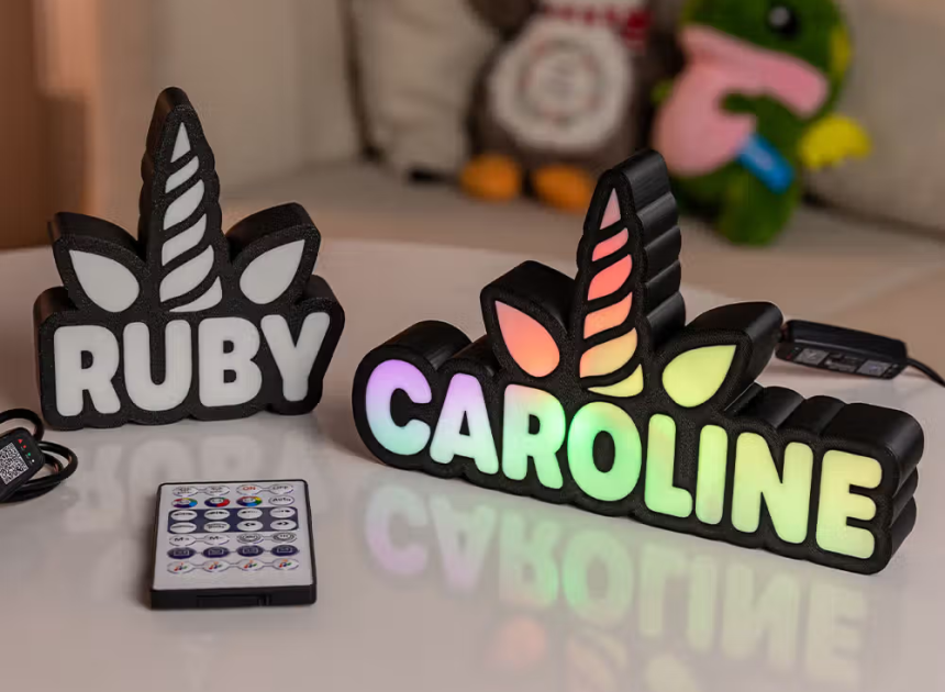 Sanfter Lichterglanz am Kinderbett: Personalisierte 3D-Druck Fantasy-Einhorn-LED-Nachtlampe mit Namensschild