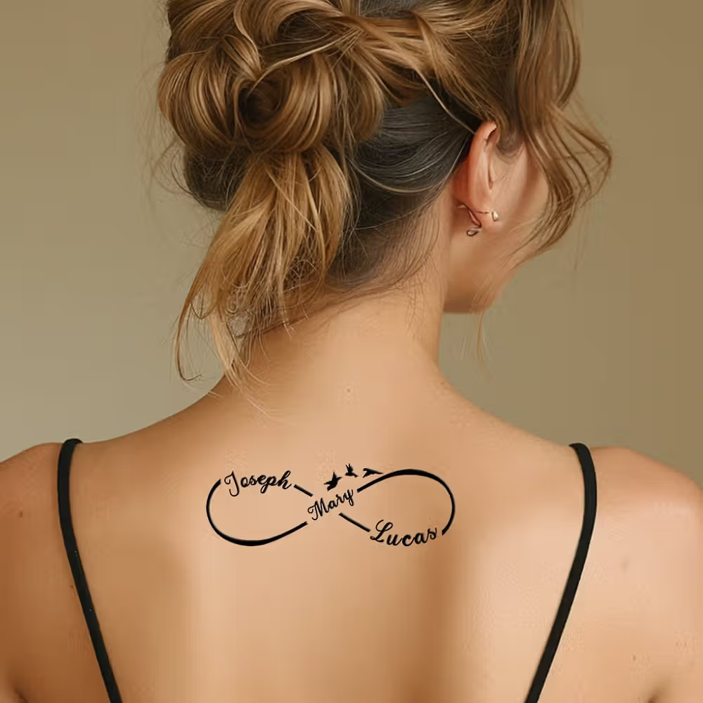 Auffliegende Vögel sanft auf der Haut: Personalisiertes temporäres Unendlichkeits-Tattoo mit Vögeln und drei Namen