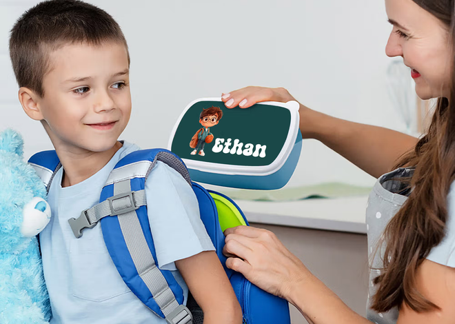 Bunte Pausenzeit für kleine Entdecker: Personalisierte lebensmittelechte Brotdose mit Cartoon-Figur und Namen