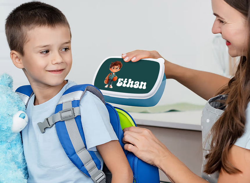 Bunte Pausenzeit für kleine Entdecker: Personalisierte lebensmittelechte Brotdose mit Cartoon-Figur und Namen