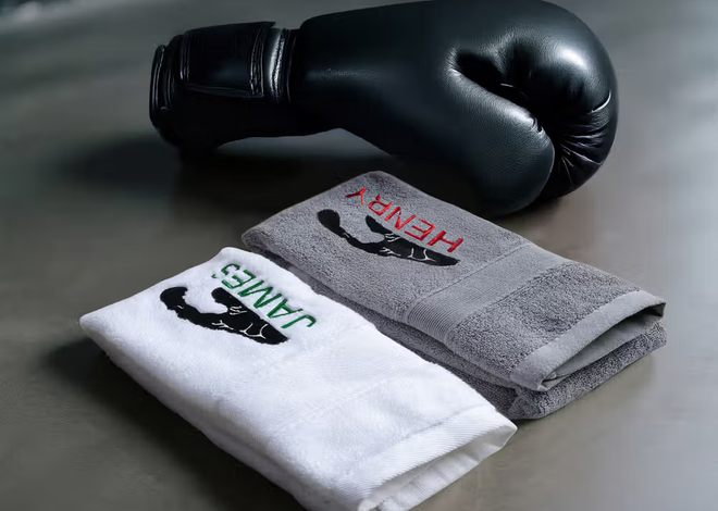Personalisiertes Boxen-Sporthandtuch aus reiner Baumwolle mit gesticktem Namen