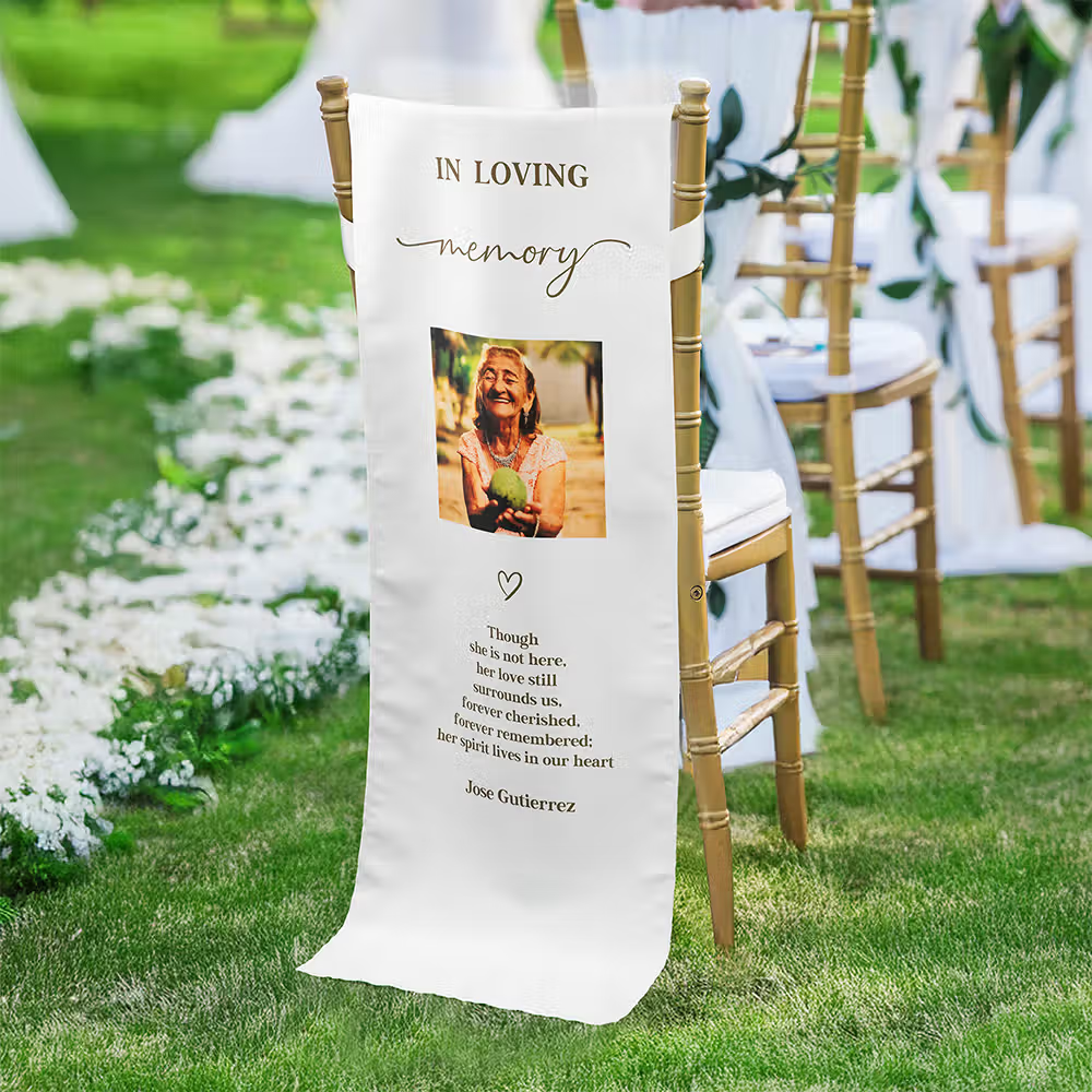 Personalisiertes Stuhlbanner zur Hochzeit mit Foto, Botschaft und Namen